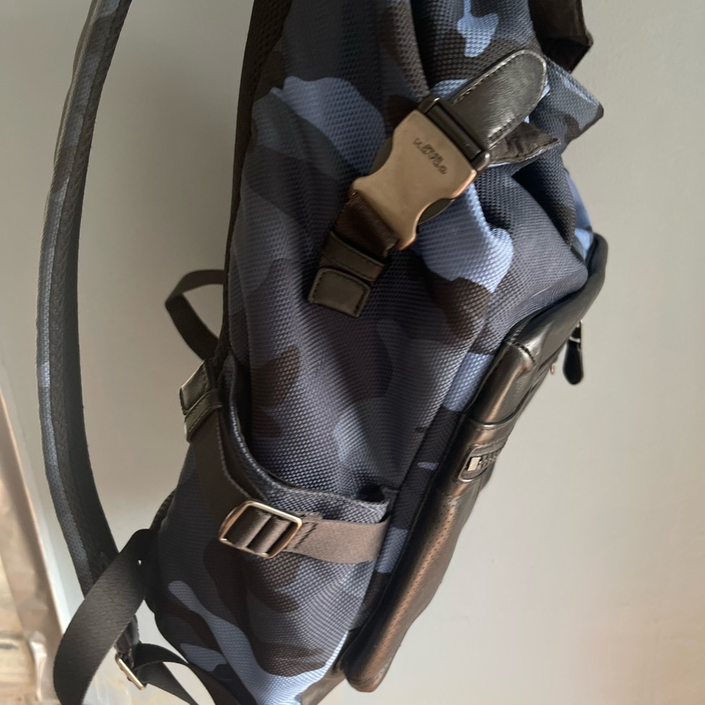 Coach Military Backbag - Picture 6 of 9